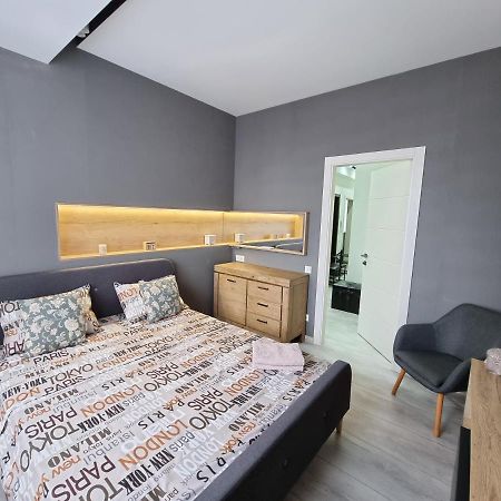 Diplomat The Best Ultra Central Apartaments Chişinău Esterno foto
