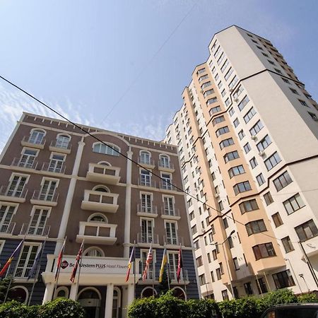 Diplomat The Best Ultra Central Apartaments Chişinău Esterno foto
