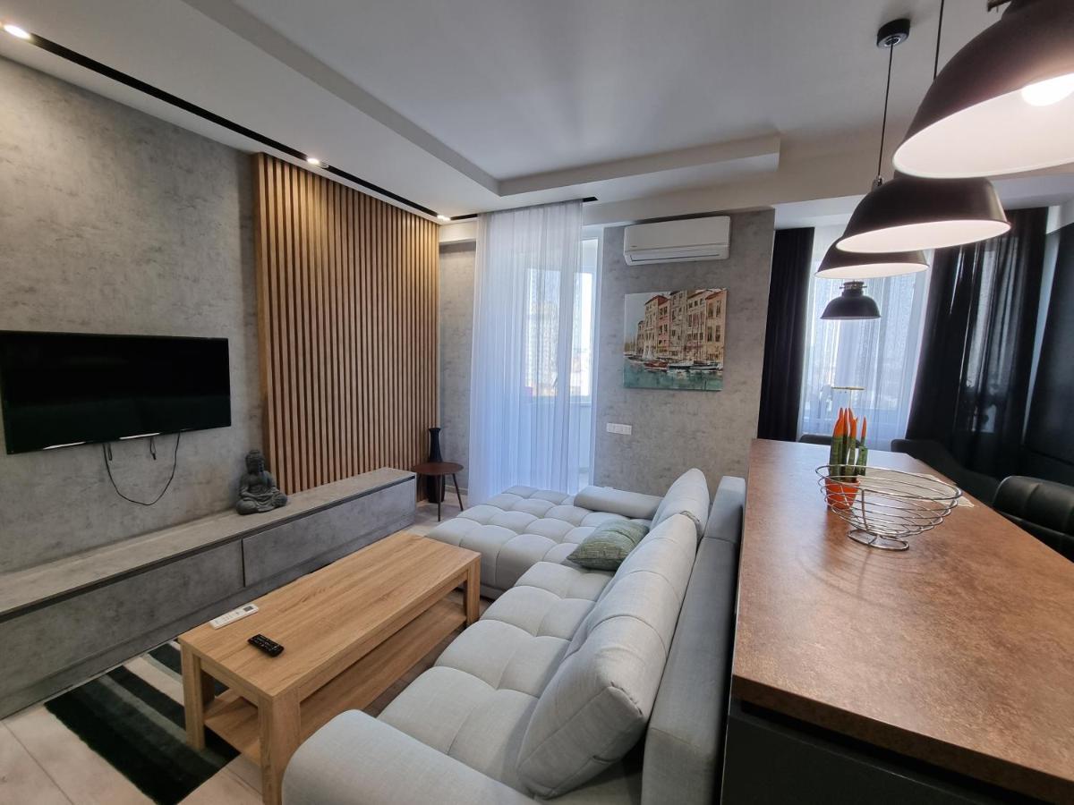 Diplomat The Best Ultra Central Apartaments Chişinău Esterno foto