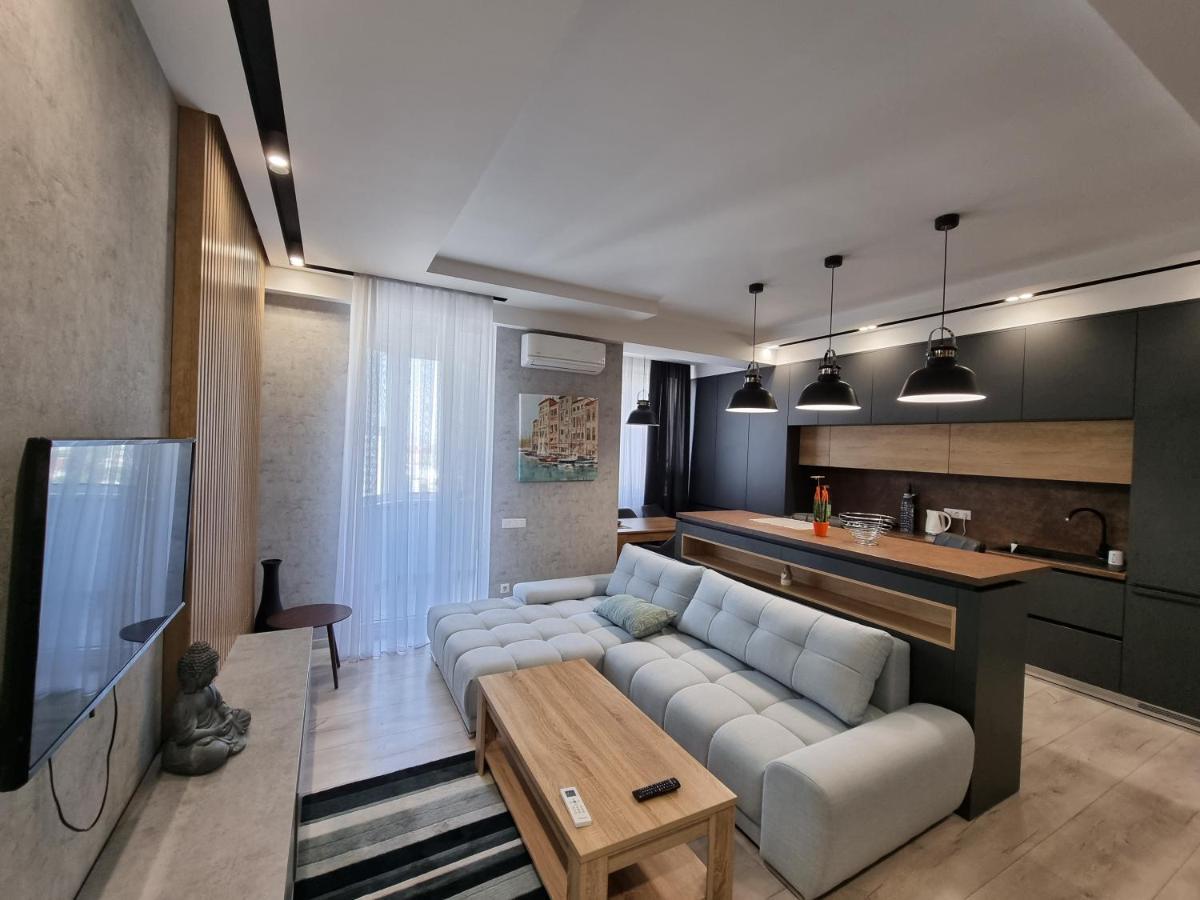 Diplomat The Best Ultra Central Apartaments Chişinău Esterno foto