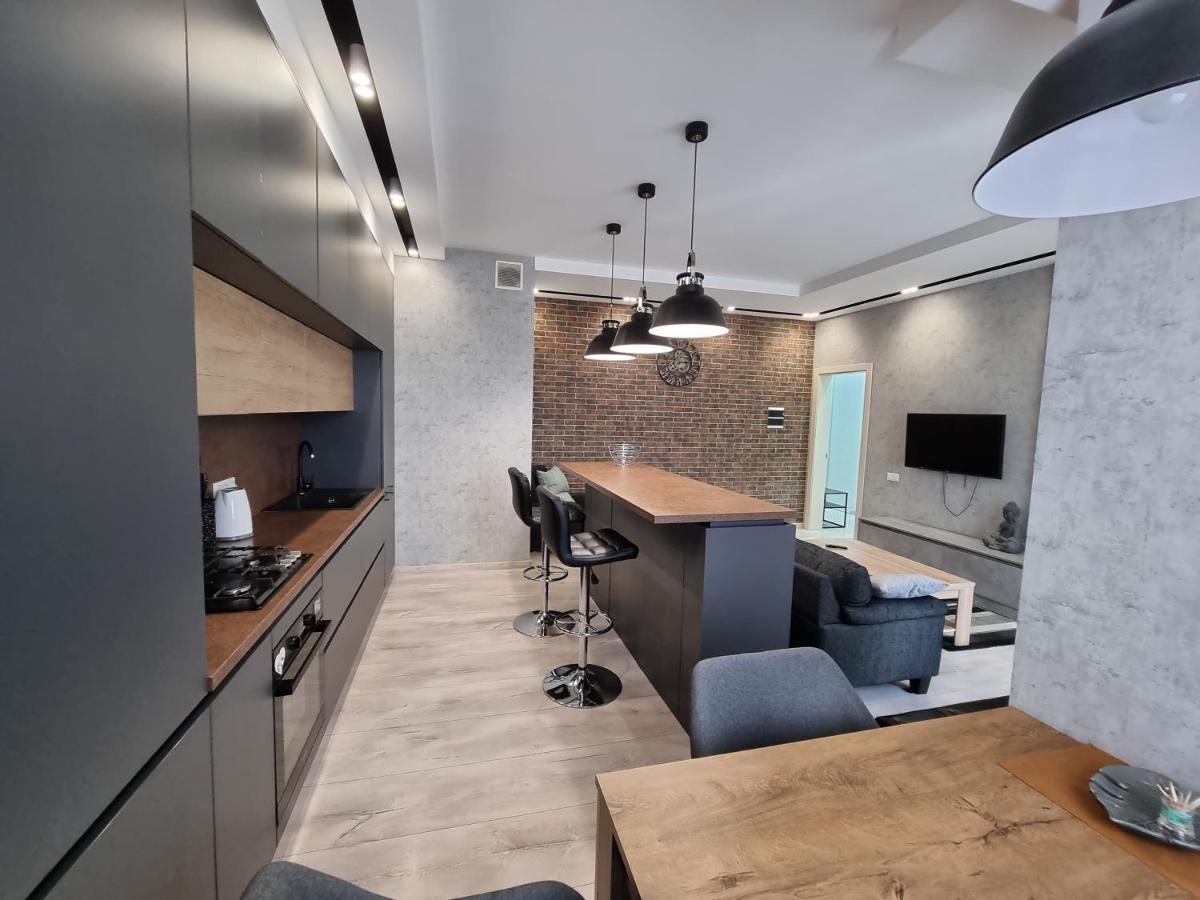 Diplomat The Best Ultra Central Apartaments Chişinău Esterno foto