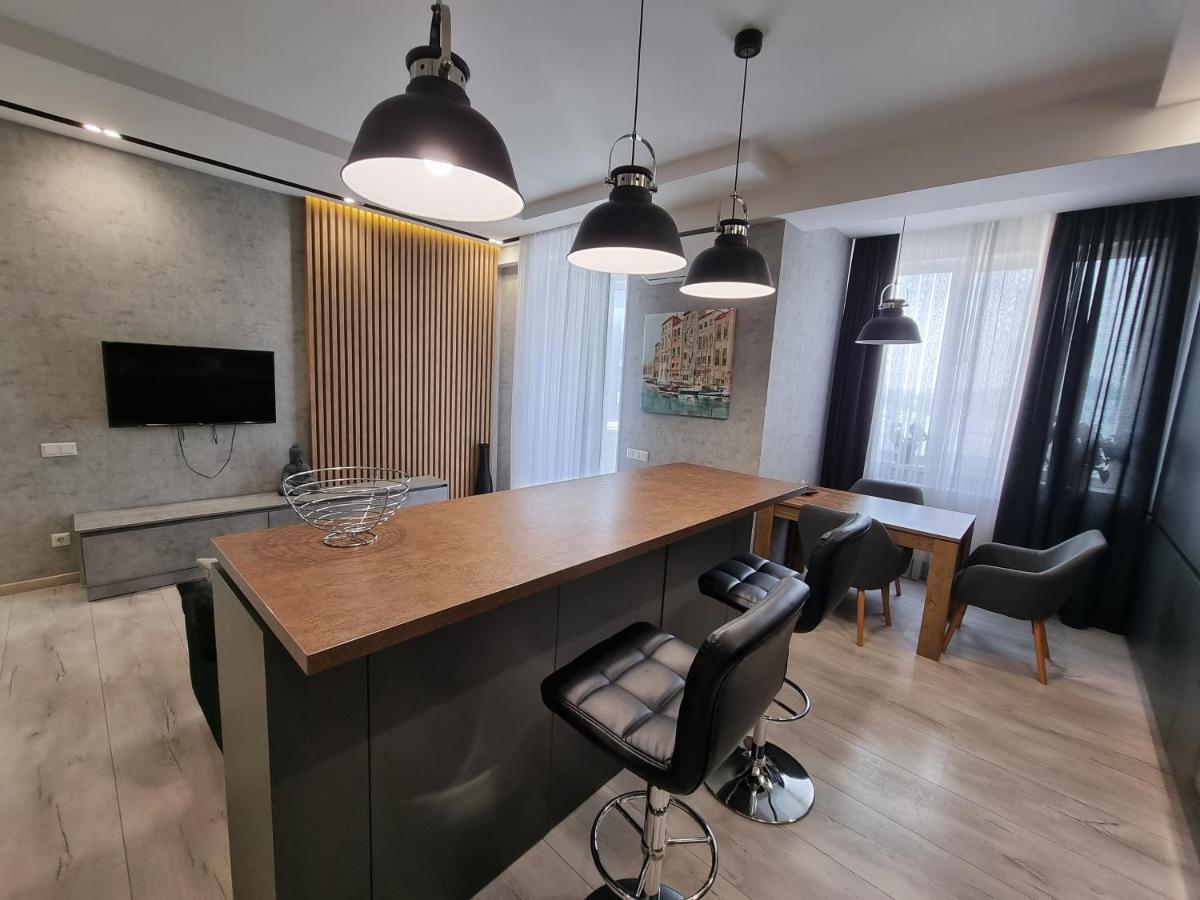 Diplomat The Best Ultra Central Apartaments Chişinău Esterno foto