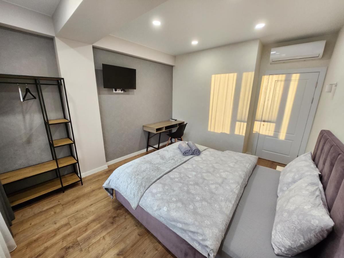 Diplomat The Best Ultra Central Apartaments Chişinău Esterno foto