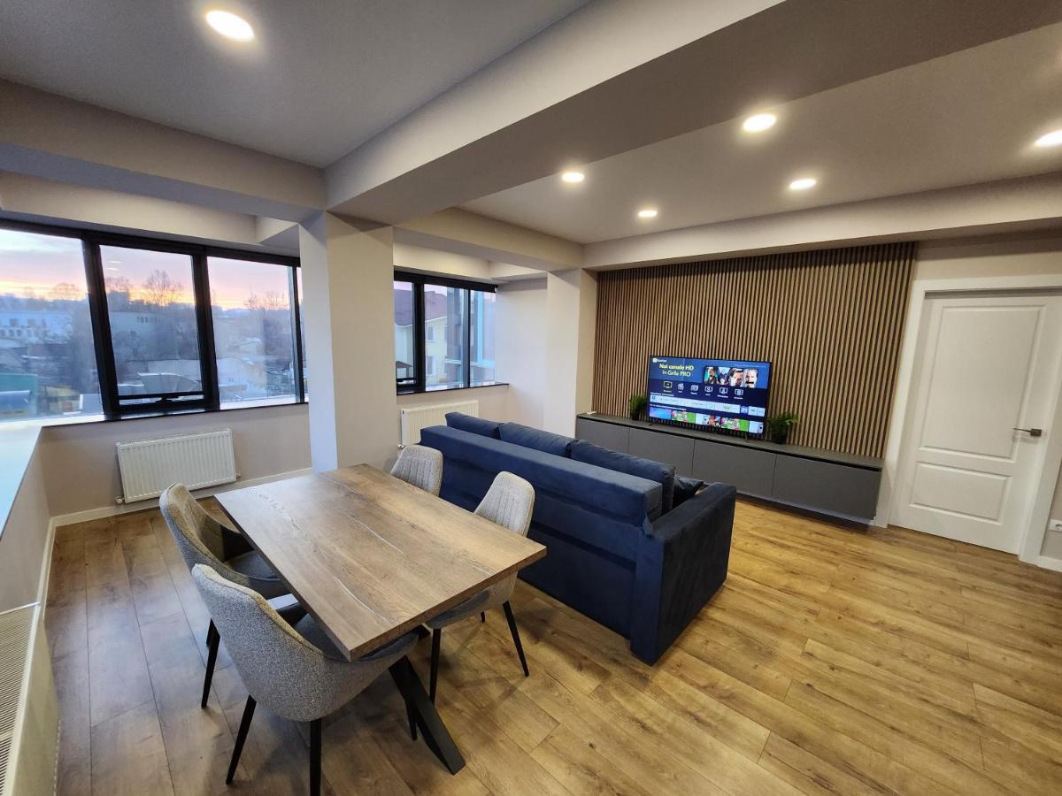 Diplomat The Best Ultra Central Apartaments Chişinău Esterno foto